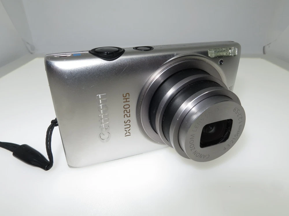Canon IXUS 220 HS / PowerShot ELPH 300 HS 12.1MP Digital Camera Silver