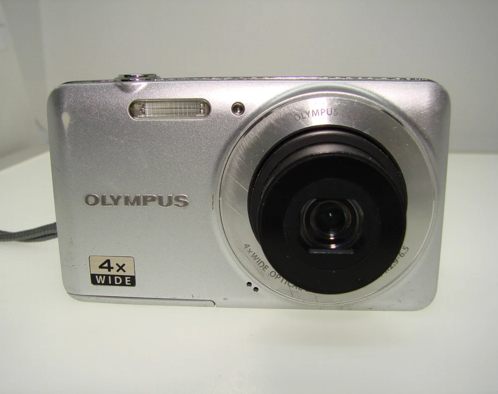 Olympus VG-150 / D-735 12.0MP compact digital camera Tested and Works