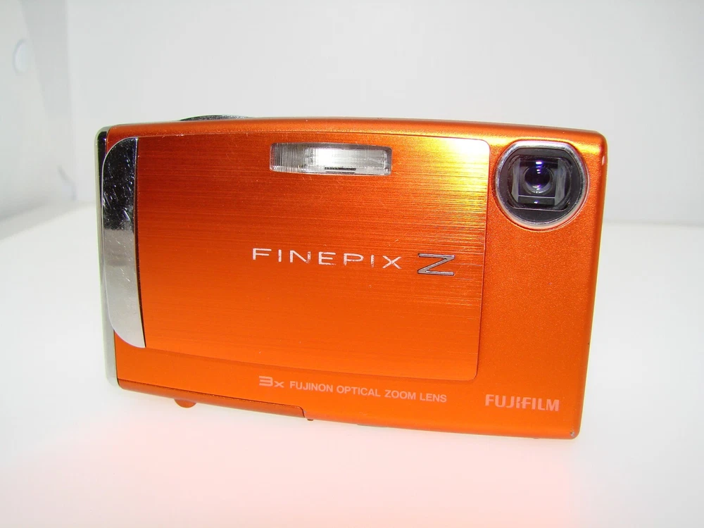 Fujifilm FinePix Z10fd Compact Digital Camera orange 7.2MP Tested and Works