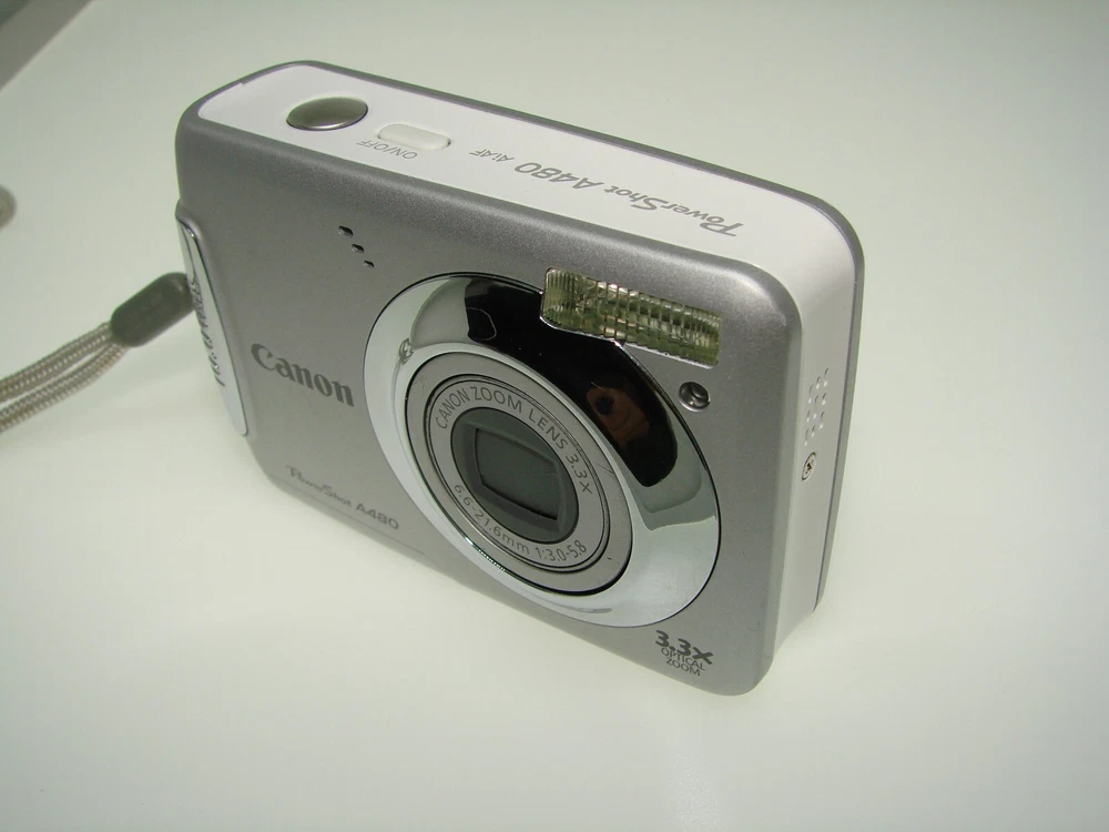 Canon PowerShot A480 10.0MP Compact Digital Camera +memory card Tested and Works